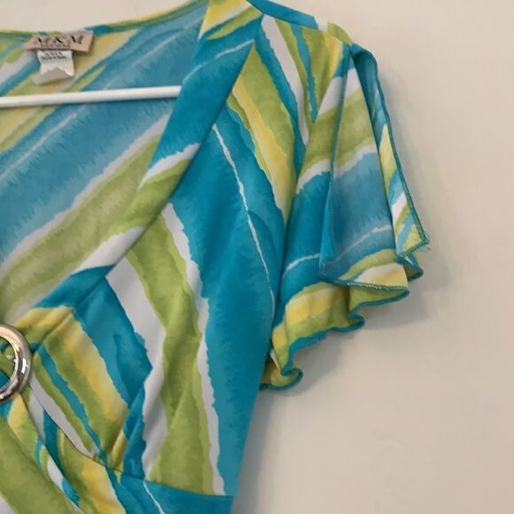 3/$30 M.K.M Designs short split sleeve blue and yellow blouse. Length 29” Size M - Picture 2 of 8